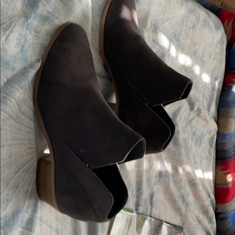 Boots - Picture 5 of 5